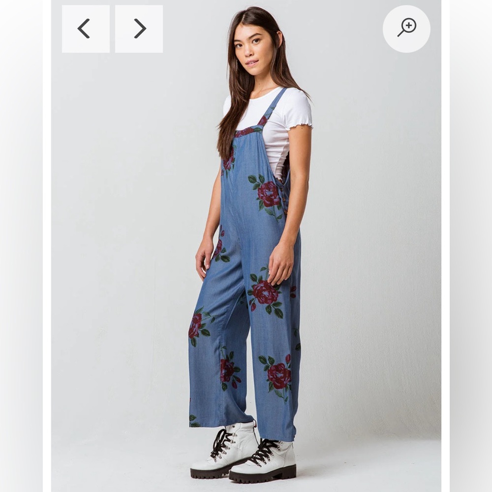 amuse society rioja overalls chambray with roses sz.S